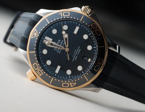 The Seamaster Diver 300 M becomes one of the most popular diving watches.